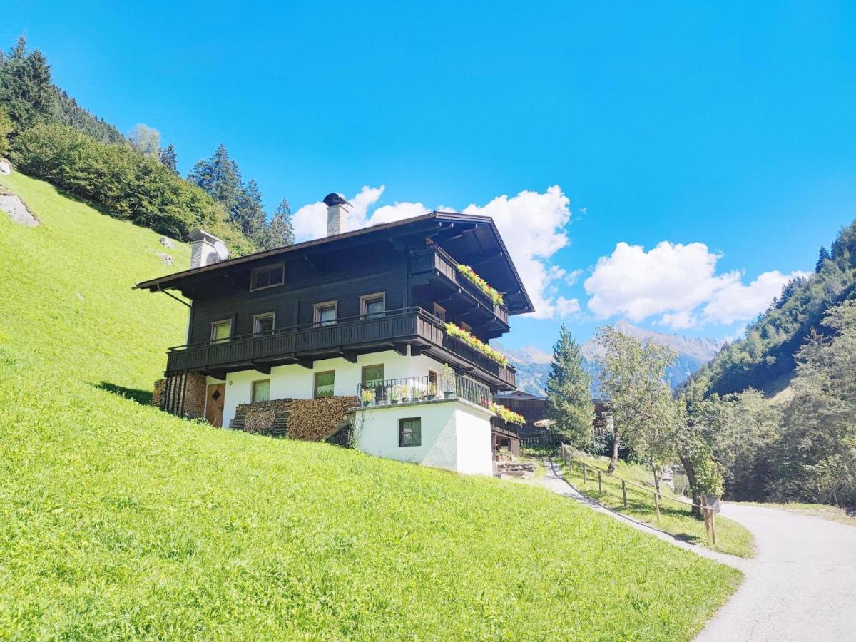 Pretty Holiday Home In Mayerhofen With Balcony Mayrhofen Kültér fotó